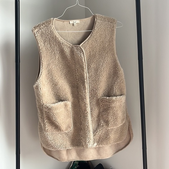 Easel Mauve Faux Fur Front Pockets Front Pockets Oversized Loose Fit Teddy Vest - Picture 4 of 9